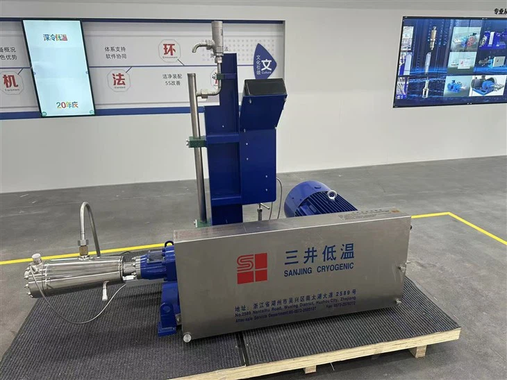 Pompă cu piston criogenă de înaltă presiune-